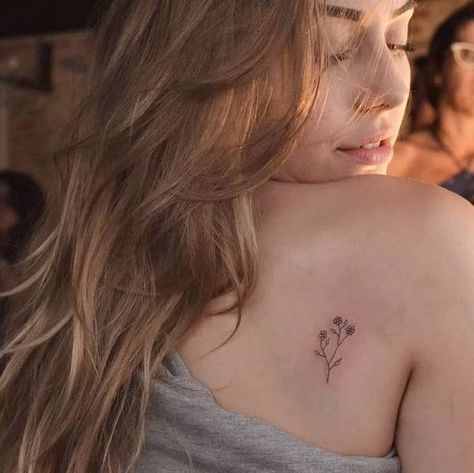 Back Tattoo Placements, Small Back Tattoos, Blade Tattoo, Small Tattoo Placement, Shoulder Blade Tattoo, Small Shoulder Tattoos, On Tattoo, Flower Tattoo Back, Tattoos For Women Flowers