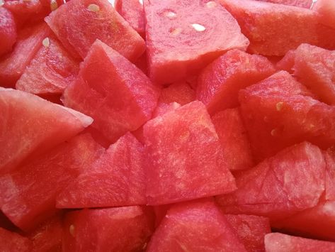 Chopped Seedless Watermelon Types Of Watermelon, Seedless Watermelon, Pollinator Plants, Watermelon Seeds, The Leftovers, Cut Up, Make An Effort, Tgif, Planting Seeds