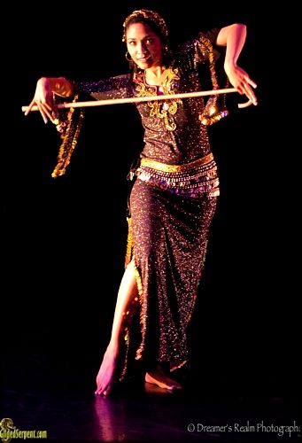 Saidi, a dance from Upper Egypt. Female dancers will use a decorated cane for their dance. Raqs Sharqi, Egyptian Accessories, Upper Egypt, Dance Instruction, Belly Dance Outfit, Types Of Dancing, World Dance, Female Dancers, Belly Dance Costume