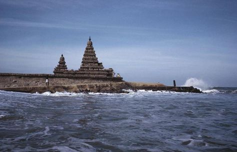 Shore Temple. Mahabalipuram, India. Tamil Tigers, Shore Temple, Tamil Culture, Hindu Temples, Bay Of Bengal, States Of India, Ancient Origins, Bus Travel, Hindu Temple