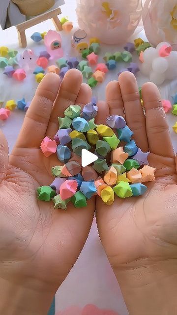 Useful Origami Diy, Cute Paper Crafts Origami, How To Do Paper Stars, Thing To Make Out Of Paper, Easy Origami Stars Step By Step, Star With Paper, What To Do With Paper Stars, Origami Idea, Hello Origami