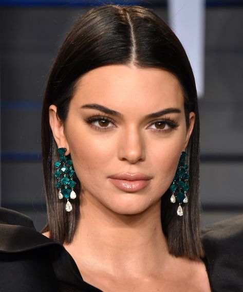 25 Long Bob Haircuts for Any Face Shape - Kendall Jenner from InStyle.com Kendall Jenner Haircut, Slick Straight Hair, Longbob Hair, Corte Long Bob, Kendall Jenner Hair, Jenner Hair, Hair Tuck, Corte Bob, Long Bob Haircuts