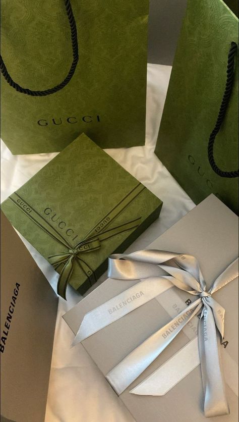 -gucci -aesthetic -designer Luxury Birthday Gifts, Wealthy Lifestyle, Luxury Lifestyle Fashion, Gucci Gifts, Expensive Gifts, Going Live, Luxury Lifestyle Dreams, Luxury Aesthetic, Future Lifestyle