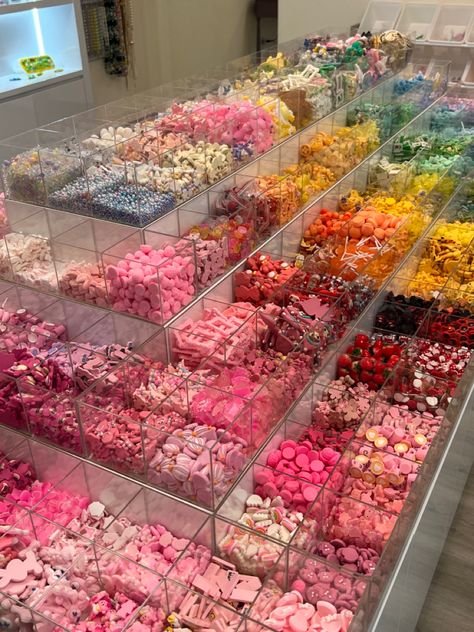 Manik Manik Aesthetic, Candy Store Aesthetic, Manik Manik, Candyland Party, Cute Snacks, Candy Store, Candy Shop, Candy Gifts, Beauty Room