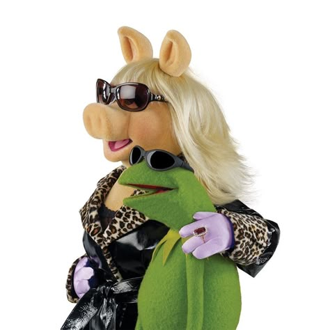 Miss Piggy Costume, Miss Piggy And Kermit, Piggy Muppets, Kermit And Miss Piggy, Silly Puppets, Fraggle Rock, The Muppet Show, Miss Piggy, Kermit The Frog