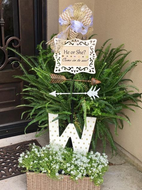 Engagement Party Front Door Decorations, Baby Shower Front Door, Gold White Decor, To Be Wanted, Door Entrance, Front Door Entrance, Baby Reveal, Reveal Party, Twinkle Twinkle Little Star