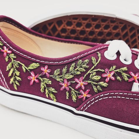 🌸🌿 Flowery Vine Vans Fancy trying embroidering shoes yourself, as well as selling the shoes sewn by us, these are available as a PDF or as a kit, so you have everything you need to give it a go yourself. Available now on our Etsy store - link in bio #embroidery #handmade #handembroidery #flowerembroidery #flower #embroideredvans #embroideredconverse #embroiderydiy Shoe Embroidery Ideas Vans, Embroidering Shoes, Shoe Embroidery Ideas, Gemma Core, Shoe Embroidery, Embroidered Vans, Embroidered Converse, Embroidered Shoes, Shoe Inspo