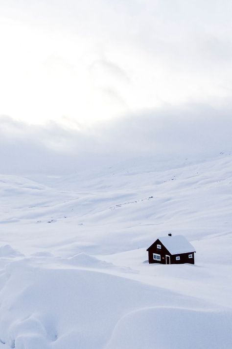 Norwegian Cottage, Norwegian Cabin, Cabin In The Snow, Norwegian House, Norway Winter, Nordic Aesthetic, Ski Cabin, Snow House, Cabin Vacation