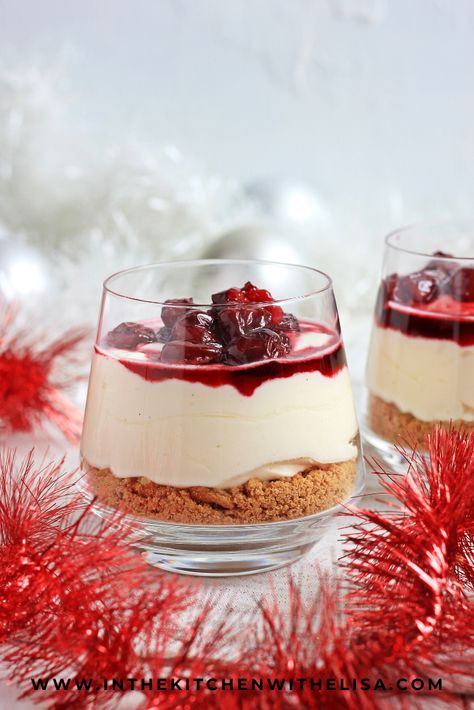 Layered Desserts In Glass Bowls, Deserts In A Glass Ideas, Dessert Glass Ideas, Glass Deserts Ideas, Desert In A Glass Ideas, Dessert In Champagne Glasses, Dessert In Glasses Ideas, Dessert In A Glass Ideas, Wine Glass Desserts