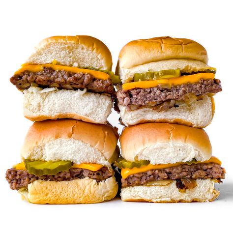 Vegan White Castle Sliders Vegan Sliders Recipes, Veggie Sliders, Beyond Meat Sliders, Vegetarian Sliders Recipes, Vegetarian Sliders, Hawaiian Roll Vegetarian Sliders, Vegitaren Sliders, Slider Sandwiches Vegetarian, Vegan White Castle Sliders