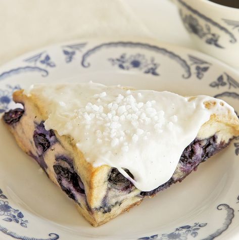 Best Blueberry Scones, Vanilla Icing Recipe, Irish Desserts, Blueberry Scones, Vanilla Icing, Easy Blueberry, Perfect Brunch, Pioneer Woman Recipes, Mothers Day Brunch