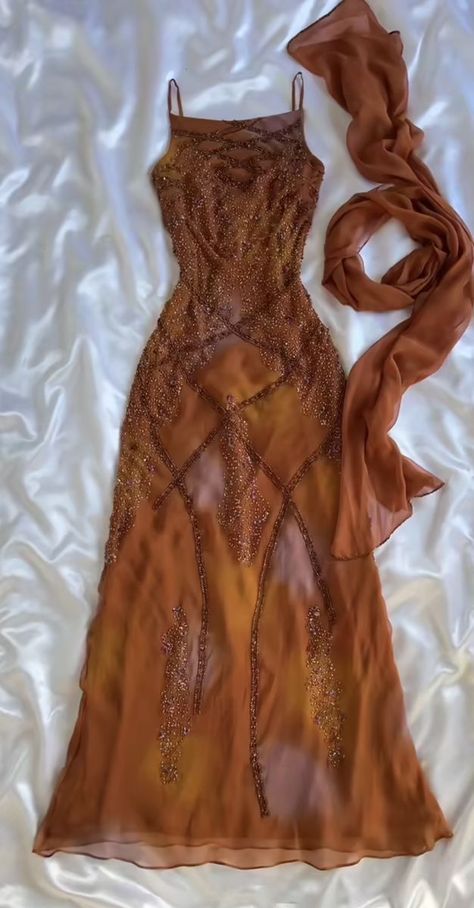 Fest Outfits, Mode Hippie, Prom Dress Inspiration, Fairytale Dress, Silk Gown, Grad Dresses, Vestidos Vintage, Fashion Business, Fairy Dress