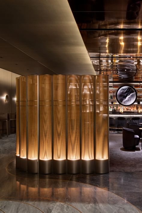 Lounge Partition Design, Restaurant Divider Design, Partition Design Restaurant, Room Divider Restaurant, Curved Partition Design, Divider Panel Design, Restaurant Divider Ideas, Sophisticated Bar Design, Wood Screen Design