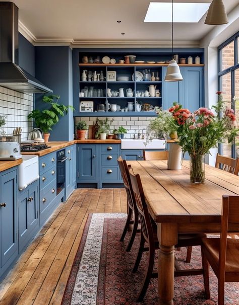 Blue Kitchen Interior, Victorian Kitchen, Kitchen Wall Colors, Classic Kitchens, Kitchen Inspiration Design, Kitchen Units, Farmhouse Style Kitchen, Trendy Kitchen, Kitchen Sets