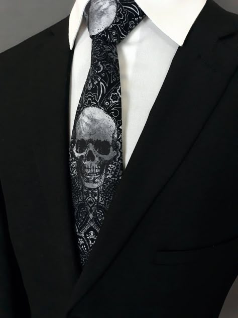 Lucius Malfoy Aesthetic, Gothic Fashion Men, Gothic Suit, Mens Ties Crafts, Malfoy Aesthetic, Skull Tie, White Pocket Square, Make A Tie, White Goth