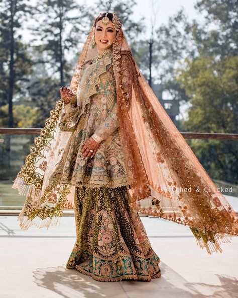 The Most Stunning Shararas & Ghararas For Muslim Brides Islamic Wedding Dress, Bridal Sharara, Wedding Dresses Muslim, Wedding Dresses Near Me, Anand Karaj, Sikh Bride, Muslim Bridal, Muslim Brides, Makeup Images