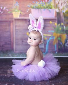 Baby Easter Pictures, Easter Baby Photos, Easter Bunny Costume, Easter Pics, Easter Photoshoot, Easter Photography, Idee Babyshower, Monthly Baby Photos, Baby Picture Ideas