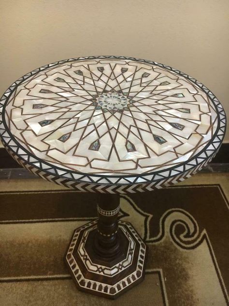 Arabesque Furniture, Antique Round Table, Egyptian Furniture, Drawing Furniture, Arabic Decor, Moroccan Inspiration, Art Deco Artwork, Wood Burn Designs, Pearl Crafts