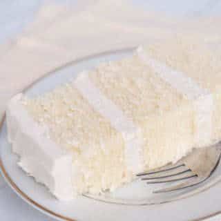 White Velvet Cake Recipe, White Velvet Cake, White Velvet Cakes, White Cake Recipes, Cake Pan Sizes, Sugar Geek, Velvet Cakes, Buddy Valastro, Buttermilk Cake