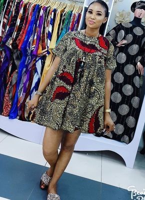 We know you can have your Ankara sewn into any type of outfit but let's narrow our focus to some Ankara short gowns you can rock this... Short Kaba Styles, Short African Dresses For Women, Short Maternity Dress, African Maternity Dresses, Ankara Short, Ankara Short Gown Styles, Ankara Dress Styles, Best African Dresses, Short African Dresses