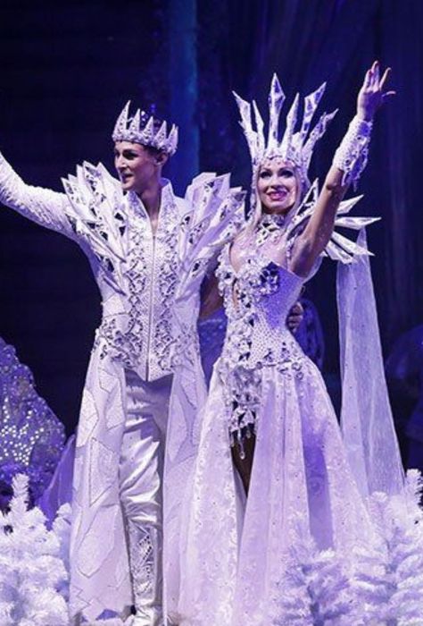 Snow Queen Costume Nutcracker, Winter Masquerade, Snowflake Costume, Snow Queen Costume, Snow Owl, Christmas Parade, Christmas Costume, Snow Queen, Christmas Costumes