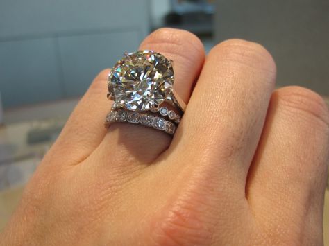 Expensive Diamond Engagement Rings, Huge Wedding, Big Wedding Rings, Expensive Rings, Expensive Jewelry Luxury, Dream Engagement Rings, Expensive Jewelry, Jewelry Diamond, Bling Rings