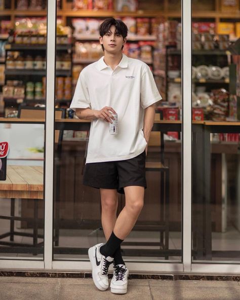 Outfit Casual Pria, Outfit Cowo, Korean Style Boy, Outfit Cowok, Baseball Jacket Outfit, Guys Fashion Casual, Asian Men Fashion, Korean Summer Outfits, Minimalist Fashion Men