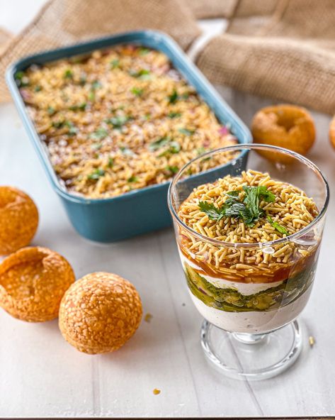 Dahi Puchka/Puri Dip — The Global Vegetarian Mini Food Appetizers, Dahi Puri, Diwali Snacks, Indian Appetizers, Kids Cooking Recipes, Diwali Food, Chaat Recipe, Asian Inspiration, Indian Street Food