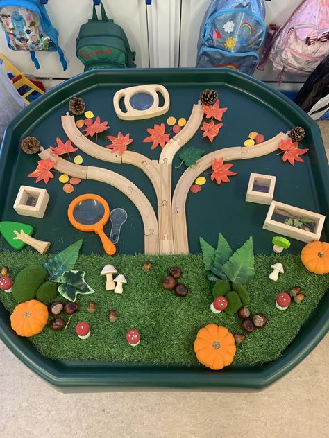 Autumn Small World Eyfs, Autumn Home Corner Eyfs, Forest Tuff Tray, Woodland Tuff Tray, The Gruffalo Craft, Harvest Tuff Tray Ideas, Gruffalo Tuff Tray Ideas, Autumn Messy Play, Woodland Animals Activities