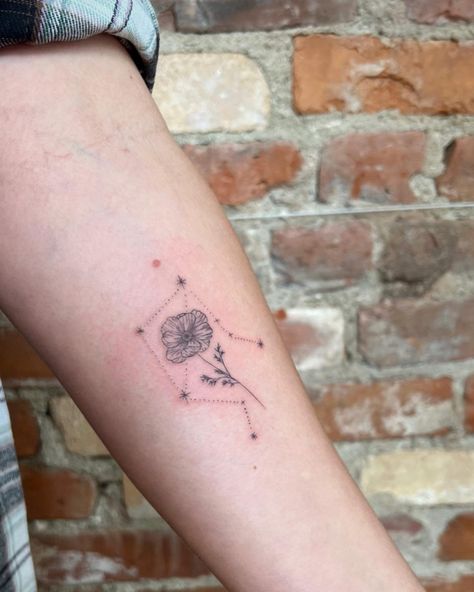 Cosmo Flower with a libra constellation Cosmo Flower Tattoo October, Libra Birth Flower, Cosmo Tattoo, Birth Month Tattoo, Cosmo Flower, Libra Constellation Tattoo, Cosmos Tattoo, Libra Constellation, Libra Tattoo