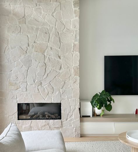 Stone Fireplace And Tv Wall Ideas, Cream Stone Fireplace Living Room, Stone Wall Living Room With Tv, Limestone Veneer Fireplace, Cream Stone Fireplace, Stone Wall Tv, Sandstone Living Room, Stone Tv Wall, Sandstone Wall Cladding