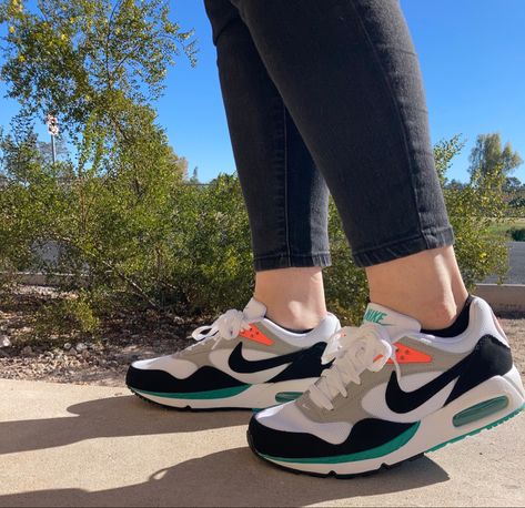 Nike Air Max Correlate Outfit Women, Nike Air Max Correlate Outfit, Air Max Outfit Women Jeans, Air Max 1 Outfit Woman, Air Max Outfit Women, Nike Air Max Correlate, Air Max Outfit, Nike Air Max 360, Outfits Sport