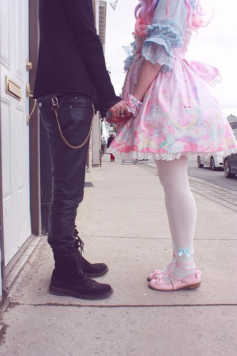 I wanna redraw this in reverse styles...like the boy in pastel punk style and girl in a gothic lolita dress. Pastel Punk, Estilo Harajuku, Look Grunge, Goth Boy, Harajuku Girls, Estilo Punk, Japanese Street Fashion, Sweet Lolita, J Fashion