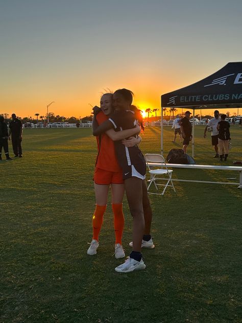 ECNL Florida 2023 sunset photo Football Best Friends, Ecnl Soccer, Cute Soccer Pictures, Soccer Locker, Womens Soccer Cleats, Soccer Poses, Soccer Pics, Soccer Season, Soccer Inspiration