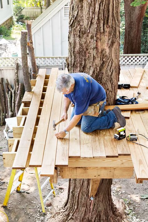 Simple Tree House, Tree Deck, Building A Treehouse, Tree House Plans, Tree Fort, Tree House Diy, Tree House Kids, House Foundation, Tree House Designs