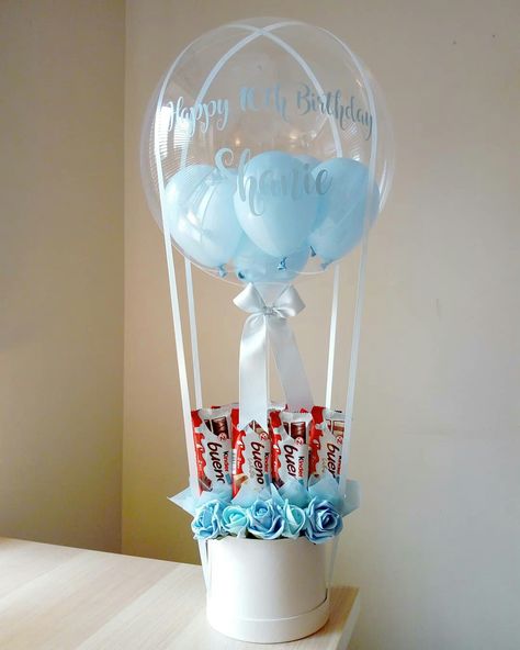 Hot Air Balloon Bouquet, Ballon Art, Clear Balloon, Bobo Balloon, Surprise Birthday Decorations, Balloon Bouquet Diy, Deco Ballon, Candy Bouquet Diy, Balloons Decorations