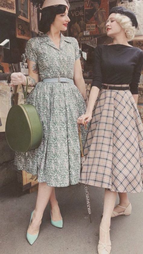 40s 50s Fashion For Women, Fifties Party Outfit, 1960 Outfits Women, Modest Tea Party Outfit, Vintage Housewife Outfit, 1950s Autumn Fashion, Retro Outfits 40s, Vintage Aesthetic Outfits 50s, 50s Outfits Aesthetic