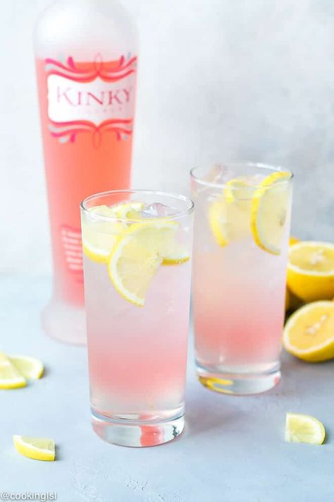 Tall clear glasses, filled with boozy lemonade cocktail. Pink Lemonade Vodka Cocktail- simple ingredient, perfect for a summer party, girly light pink color. Drinks Alcohol Recipes Party, Pink Lemonade Vodka, Girly Drinks, Cocktail Summer, Party Drinks Alcohol, Vodka Lemonade, Lemonade Cocktail, Vodka Cocktails Recipes, Vodka Cocktail