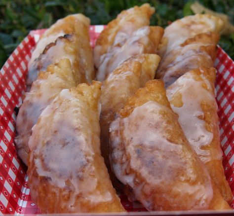 Small Fried Apple Pies-Clinton's Amish Coworker and his wife gave us some of these for Christmas. They were wonderfully flaky and so so  so yummy!  I got her actual recipe now to try and make Amish fry pies...... Peach Pies, Fried Apple, Fried Apple Pies, Dried Peaches, Peach Pie Filling, Hand Pie Recipes, Lidia Bastianich, Apple Hand Pies, Fried Pies