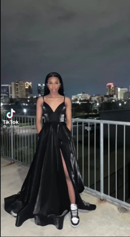 Short Dinner Gowns, Sneakerball Party Outfits, Air Jordan 1 Twist, Matric Ball Dresses, Winter Ball Dresses, Matric Dress, Dress And Sneakers Outfit, Dinner Gowns, Prom Inspiration