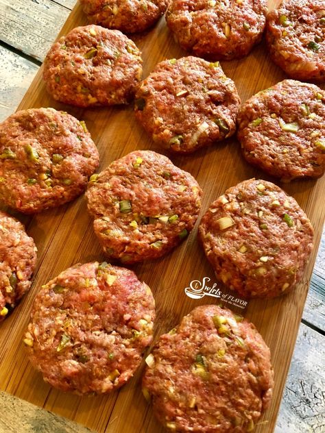 Cheddar Jalapeno Burgers, Jalapeno Cheese Burgers, Ground Beef Jalapeno Recipes, Jalapeno Burgers Recipe, Jalapeño Cheddar Burgers, Jalapeno Hamburger Recipes, Sliders Ground Beef, Jalepeno Burgers, Jalapeno Burger Recipe