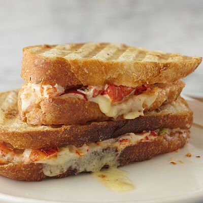 Lobster Grilled Cheese, Lobster Grilled, Lobster Sandwich, Crab Sandwich, Ultimate Grilled Cheese, Grill Cheese, Grill Cheese Sandwich Recipes, Gourmet Grilled Cheese, Lobster Salad