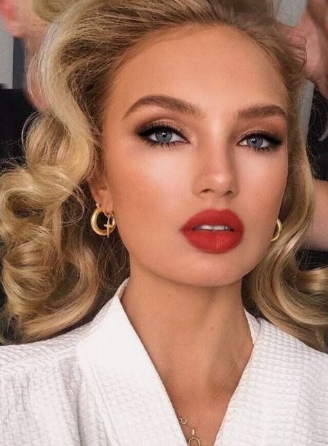 Makeup Bibir, Bridal Makeup Red Lips, Red Lipstick Looks, Red Lips Makeup Look, Wedding Hairstyles And Makeup, Red Lipstick Makeup, Formal Makeup, Red Lip Makeup, Makeup For Blondes