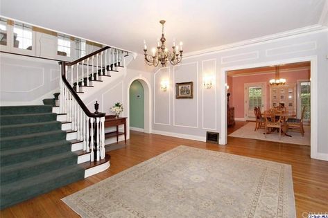 Father Of The Bride House, Colonial Mansion, Grand Entryway, Colonial Style Homes, Entryway Ideas, Countryside House, Entry Hall, Grand Entrance, Colonial Style