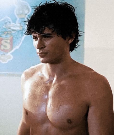 Tom Welling Shirtless, Smallville Clark Kent, Tom Welling Smallville, Tom Welling, Face Card, Clark Kent, Smallville, Hottest Guy Ever, Hot Actors