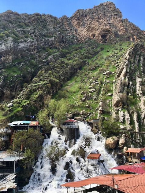 Iraq Landscape, Iraq Kurdistan, Kurdistan Nature, Traveling Goals, Kurdish Clothes, Kidcore Aesthetic, Dewy Makeup, Honey Moon, Long Dark Hair