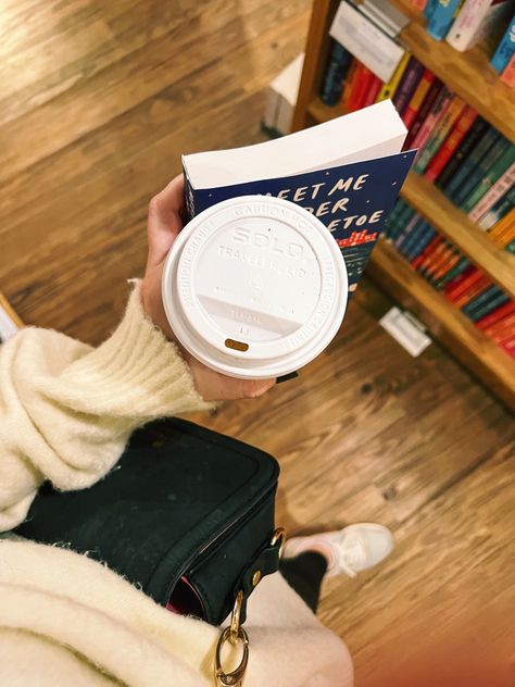 Bookstore Photo Ideas, Booksta Post Ideas, Bookstore Instagram Photos, Book Coffee Aesthetic, Book And Coffee Aesthetic, Books And Coffee Aesthetic, Bookstagram Inspiration Aesthetic, Books Coffee Aesthetic, Coffee And Books Aesthetic