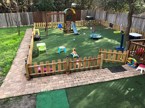 Affordable Backyard Ideas Diy, Play Area Outside, Backyard Play Spaces, Diy Kids Playground, Outdoor Kids Play Area, Toddler Play Area, Backyard Goals, Toddler Playground, Backyard Kids