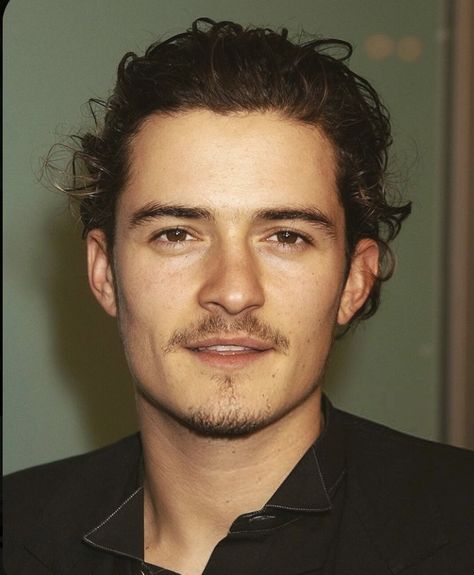 Orlando Bloom Curly Hair, Orlando Bloom 90s, Orlando Bloom Icon, Lotr Two Towers, Legolas Greenleaf, James Mcavoy Michael Fassbender, Two Towers, Florida Man, 90s Men