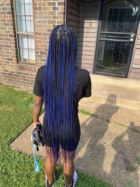 Dark Blue Peekaboo Braids, Box Braids Hairstyles Blue, Braids With Blue Highlights, Knotless Braids With Blue, Blue And Black Box Braids, Dark Blue Braids, Black And Blue Braids, Blue And Black Braids, Blue Braids